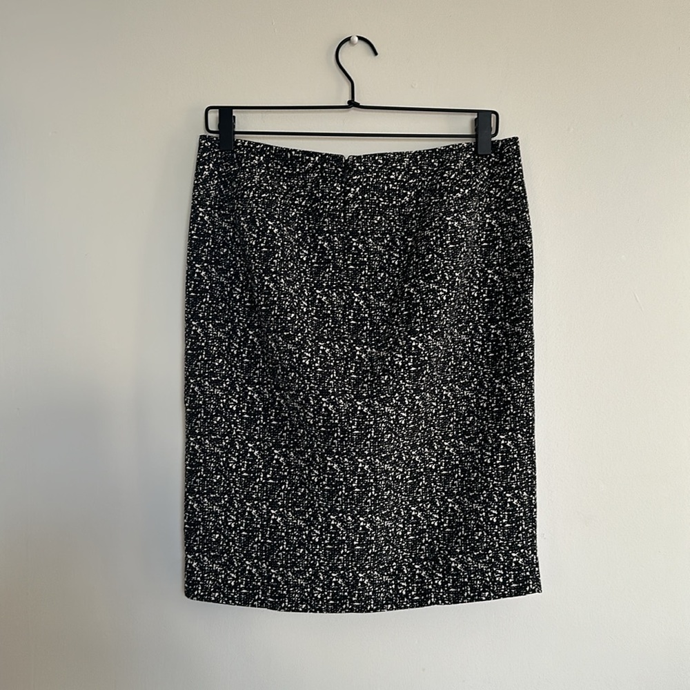 Express Skirt - Picture 3 of 6